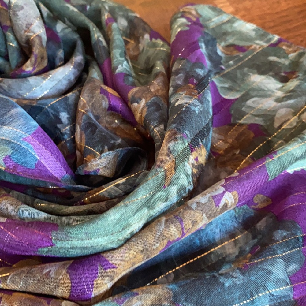 Lovely designer floral pattern multicolored scarf - Picture 9 of 10
